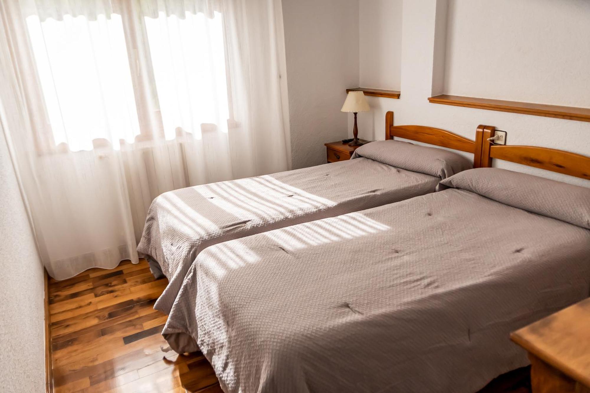 Hostal Restaurante Ventasierra Valdoré 외부 사진